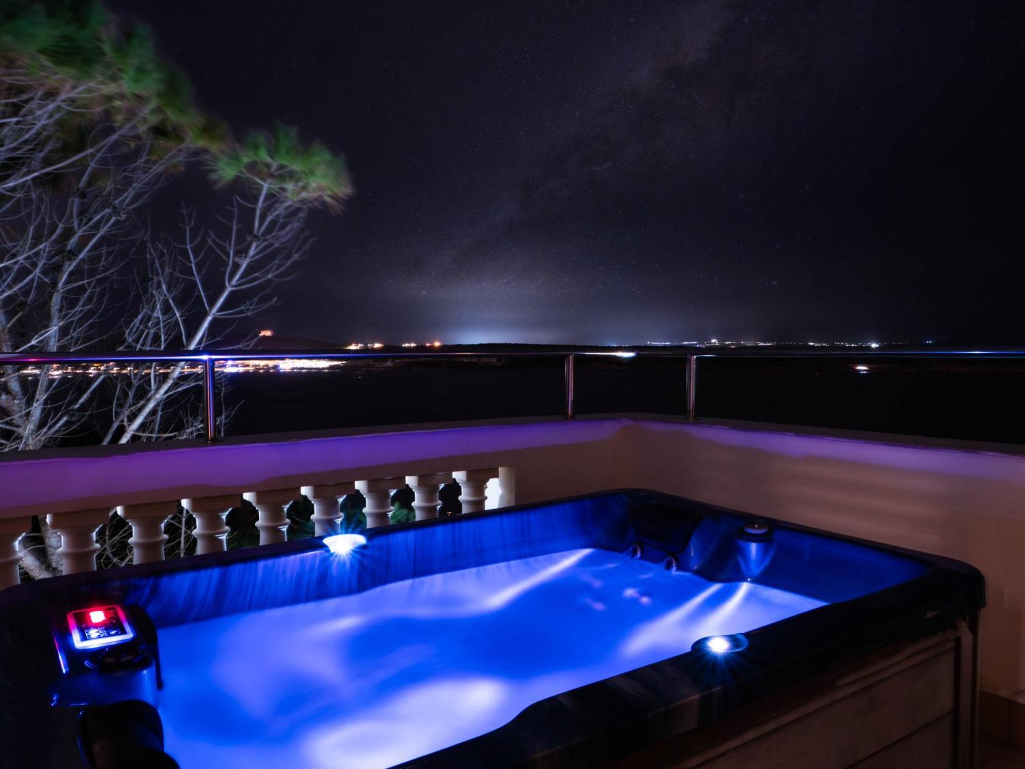 Villa Palma - Sunset Sea Views With Pool, Jacuzzi, Sauna And Games Room Mellieha Exterior foto