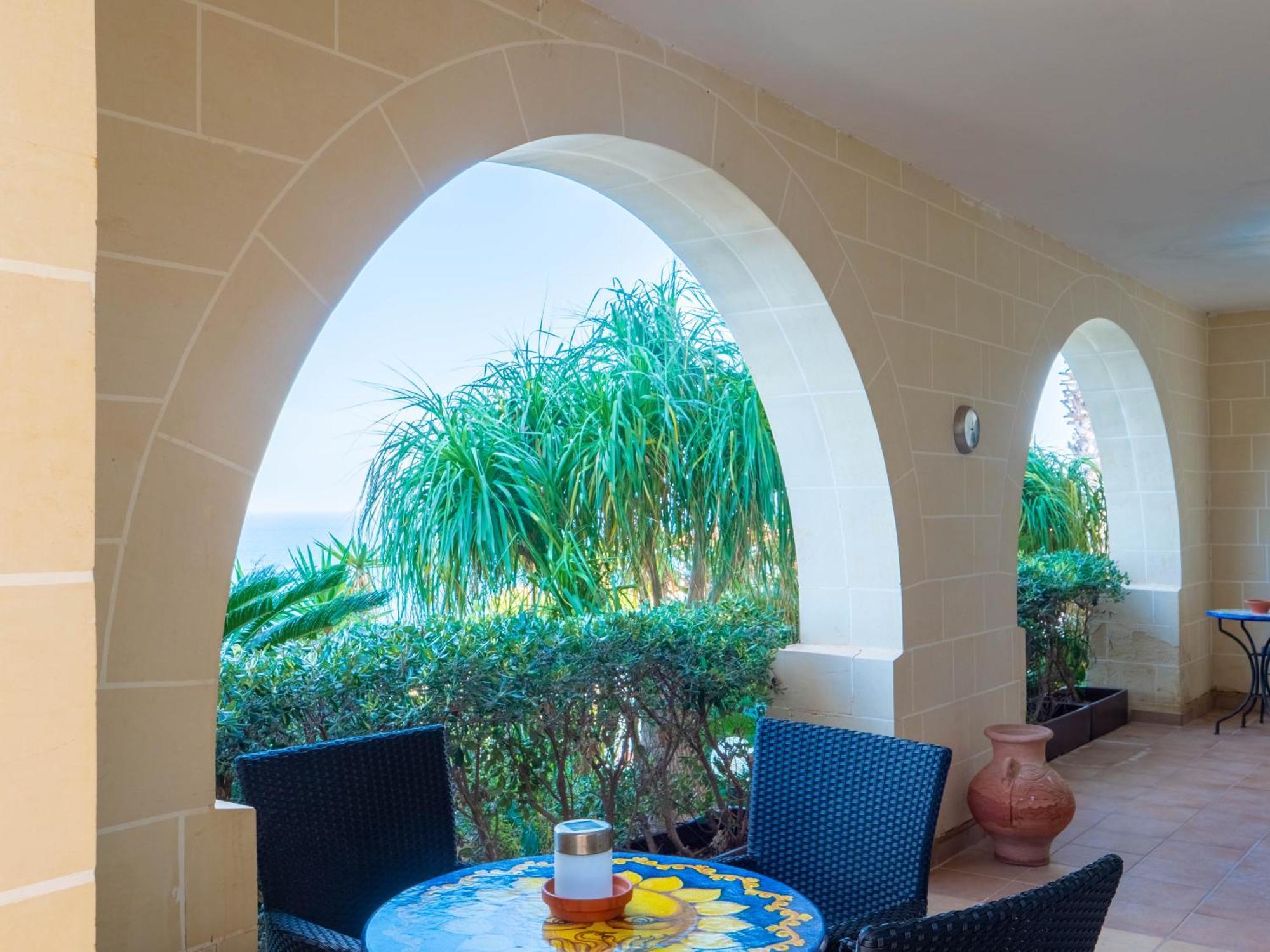 Villa Palma - Sunset Sea Views With Pool, Jacuzzi, Sauna And Games Room Mellieha Exterior foto